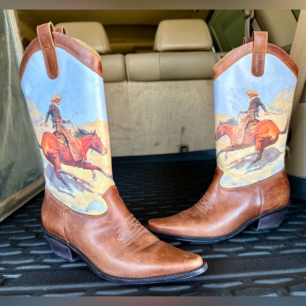 MATISSE LEATHER COWBOY BOOTS W REMINGTON IMAGE. SIZE 8